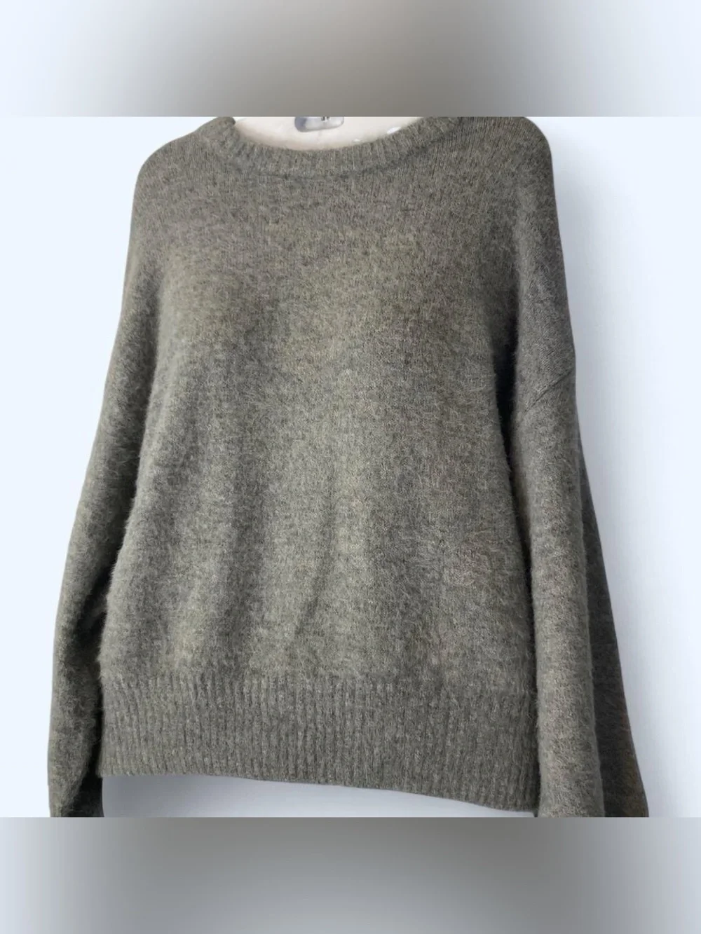 Old Navy grey faux fur sweater Size XL #knitwear